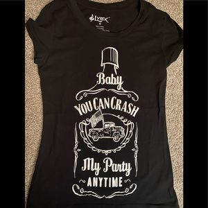 Size medium graphic T